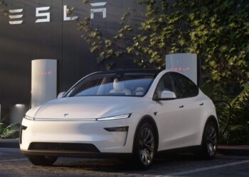 Tesla’s freefall in Europe continues as BYD overtakes it at stunning pace