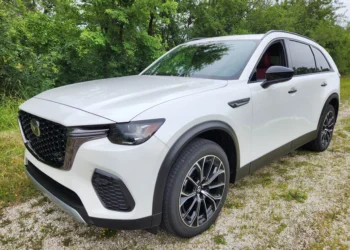 A Huge Price Drop Might Finally Make Mazda’s CX-70 Hybrid Worth It