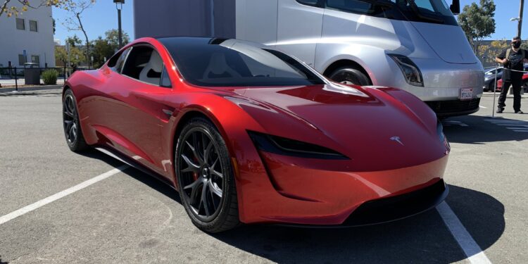 Tesla updates fans on its plans for the Roadster