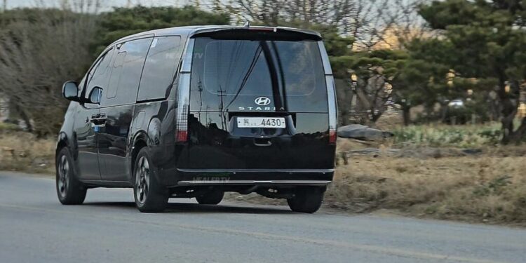 hyundai staria facelift 2